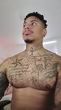 Snapshot of David_tatto1 chatting on December 19, 7:27 pm David tatto1 online show from December 19, 7:27 pm