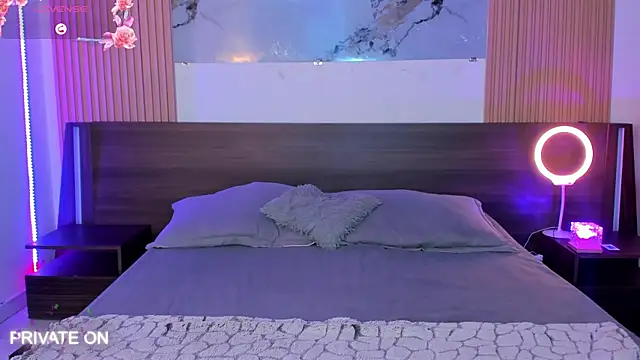 Snapshot of samanthaa_moon chatting on November 25, 11:37 pm samanthaa moon online show from November 25, 11:37 pm