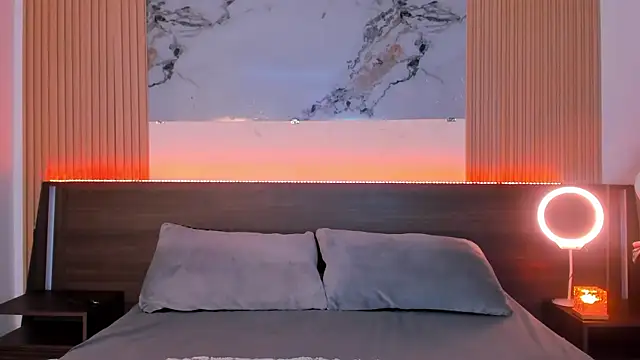 samanthaa moon online show from February 8, 11:24 pm