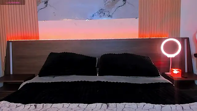 samanthaa moon online show from March 15, 11:01 pm