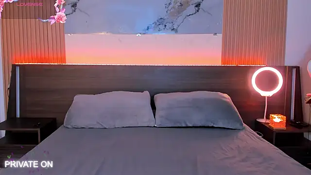 samanthaa moon online show from February 20, 12:29 am