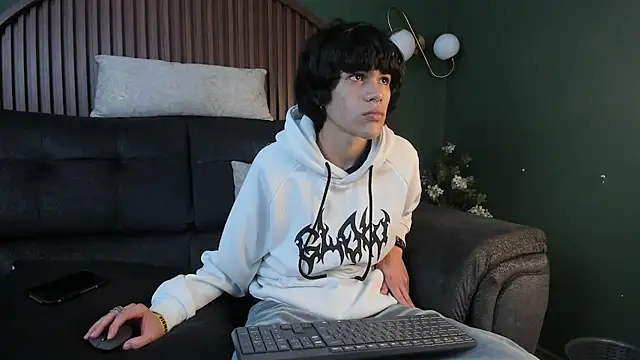 Diamond twink online show from July 4, 5:25 am