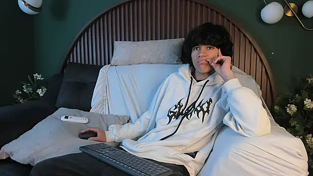 Diamond twink online show from July 24, 7:15 am