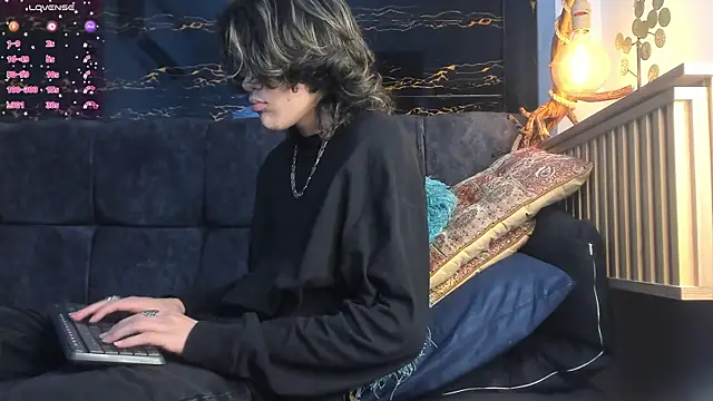 Diamond twink online show from November 27, 4:35 am