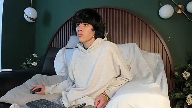 Diamond twink online show from July 15, 5:25 am