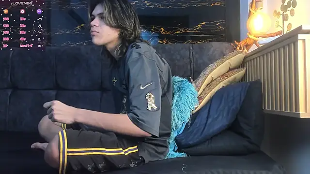 Diamond twink online show from November 26, 4:01 am