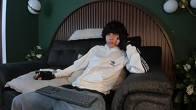 Diamond twink online show from July 13, 5:40 am