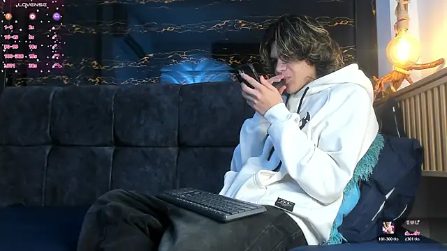 Diamond twink online show from November 4, 3:54 am