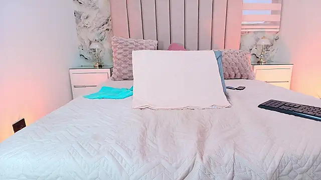 celeste moonx online show from November 18, 3:15 pm