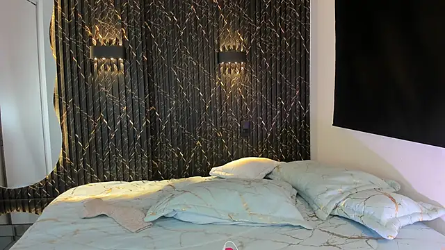 Snapshot of ZOETTAYLOR chatting on November 5, 8:34 pm ZOETTAYLOR online show from November 5, 8:34 pm