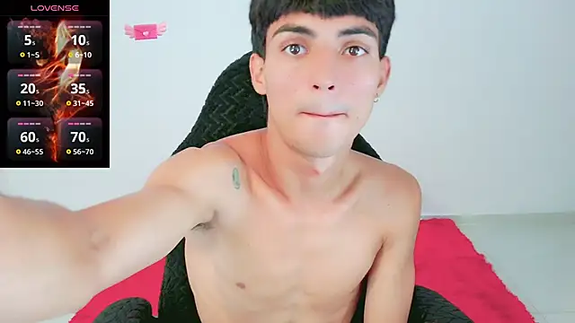 Thommy cute online show from March 26, 2:37 pm