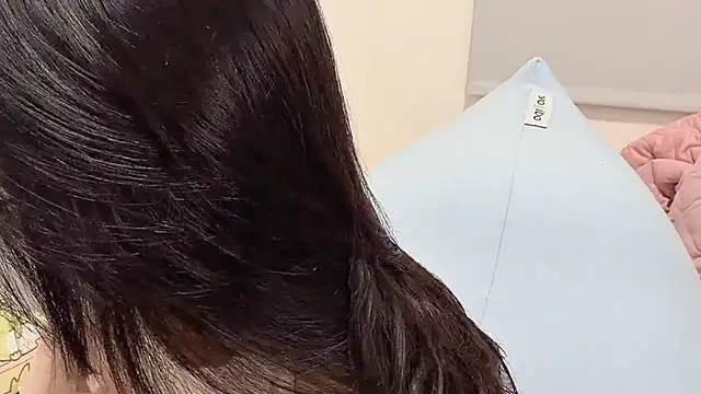 LHeart online show from April 10, 2:13 pm