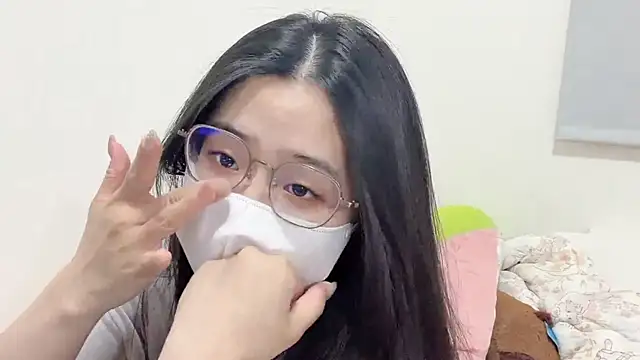 LHeart online show from March 9, 1:47 pm