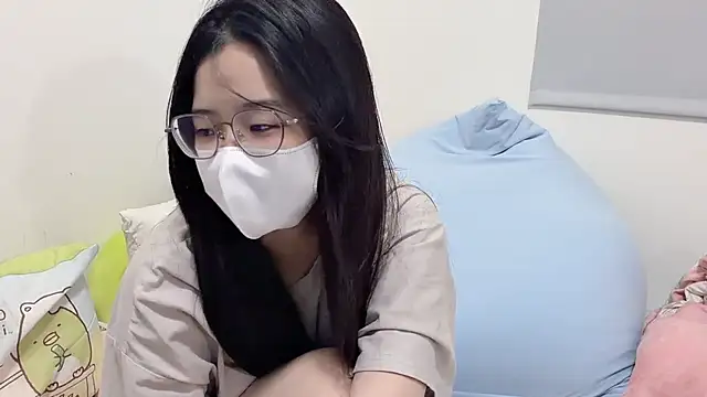 LHeart online show from April 22, 1:51 pm