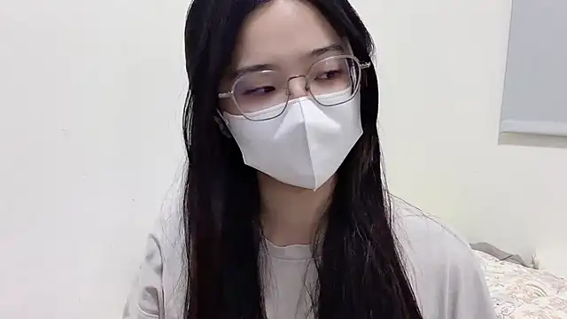 LHeart online show from March 23, 1:55 pm