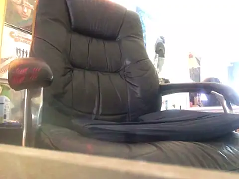 Snapshot of lilthicky352 chatting on November 25, 7:14 pm lilthicky352 online show from November 25, 7:14 pm