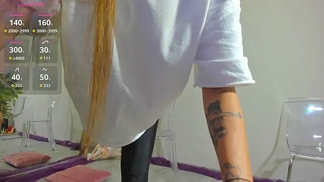 MayaHellen online show from October 2, 4:38 am