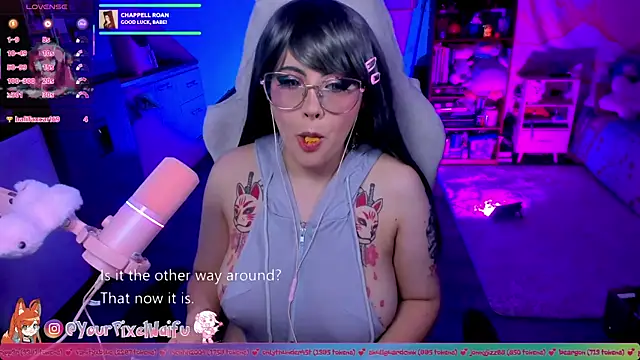 Snapshot of AlyssaRomanova chatting on October 17, 2:48 am AlyssaRomanova online show from October 17, 2:48 am