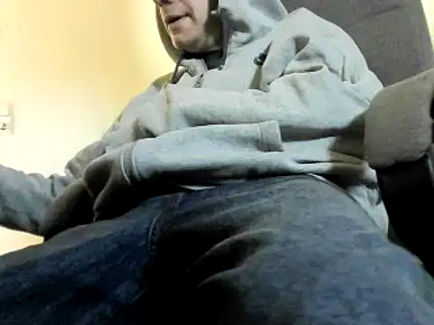 skateboy78 online show from February 4, 11:49 am