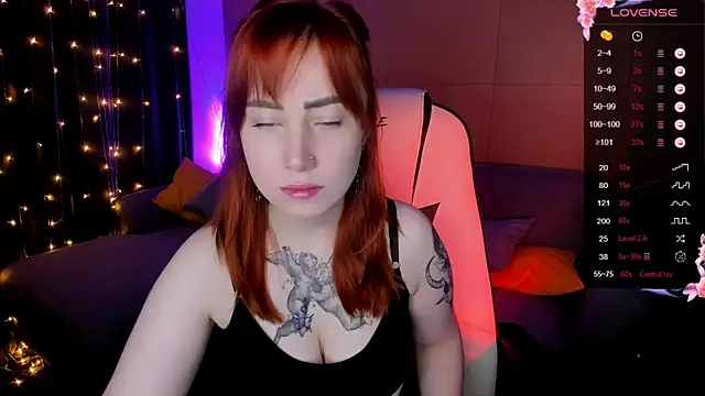 Snapshot of deboramoore chatting on October 20, 2:13 am deboramoore online show from October 20, 2:13 am