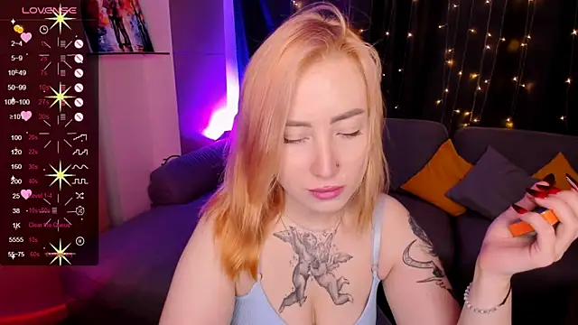 Snapshot of deboramoore chatting on July 11, 2:01 am deboramoore online show from July 11, 2:01 am