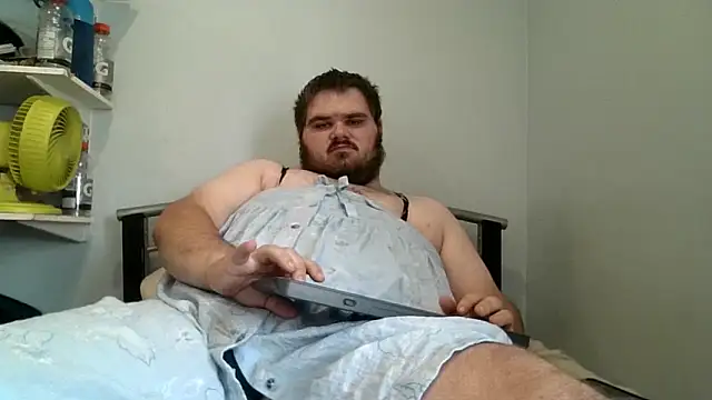 Snapshot of alexthe9t chatting on October 21, 7:35 pm alexthe9t online show from October 21, 7:35 pm