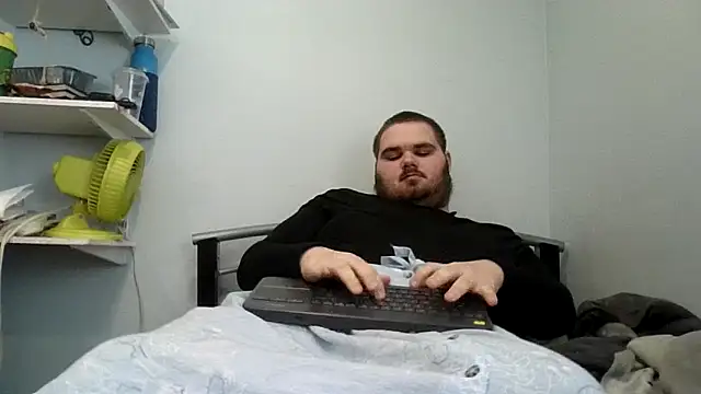 Snapshot of alexthe9t chatting on December 4, 7:46 pm alexthe9t online show from December 4, 7:46 pm