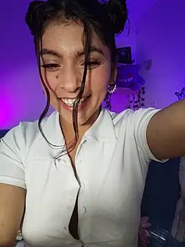 Fox Roxxan online show from June 16, 2:22 am