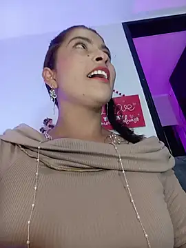 Fox Roxxan online show from February 12, 2:33 am