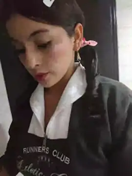 Fox Roxxan online show from April 17, 2:25 am