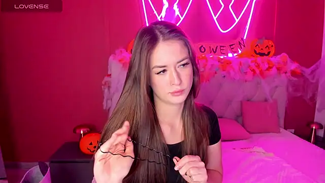 StacyWells online show from October 28, 8:13 am