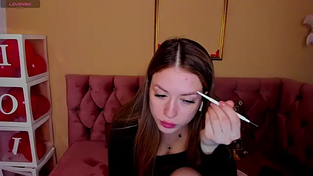 StacyWells online show from March 3, 1:23 am