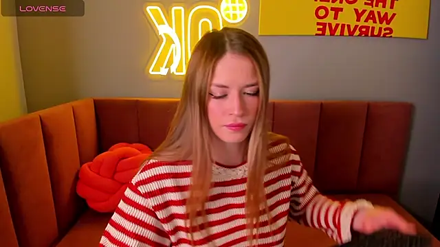 StacyWells online show from April 20, 1:41 am