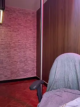 Stephany Rodriguez online show from February 12, 1:44 pm