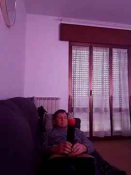 Snapshot of Alessio1987 chatting on February 14, 9:42 am Alessio1987 online show from February 14, 9:42 am