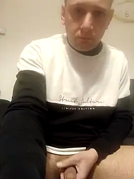 Snapshot of Alessio1987 chatting on February 24, 7:15 pm Alessio1987 online show from February 24, 7:15 pm