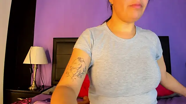 Snapshot of GreciaFox1 chatting on July 8, 1:56 pm GreciaFox1 online show from July 8, 1:56 pm