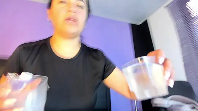 Snapshot of GreciaFox1 chatting on July 9, 2:27 pm GreciaFox1 online show from July 9, 2:27 pm