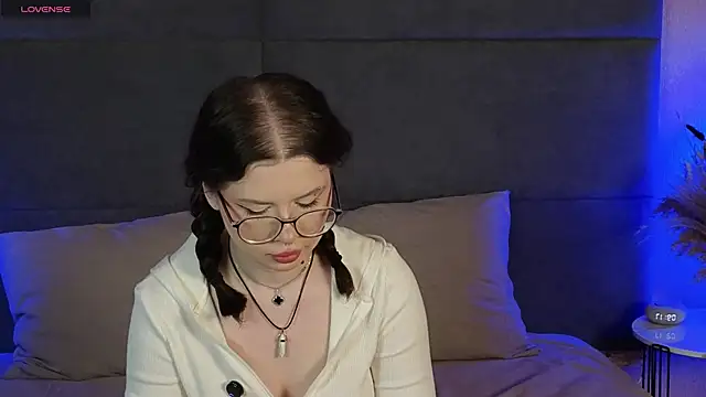 RianaRey online show from June 5, 6:18 am