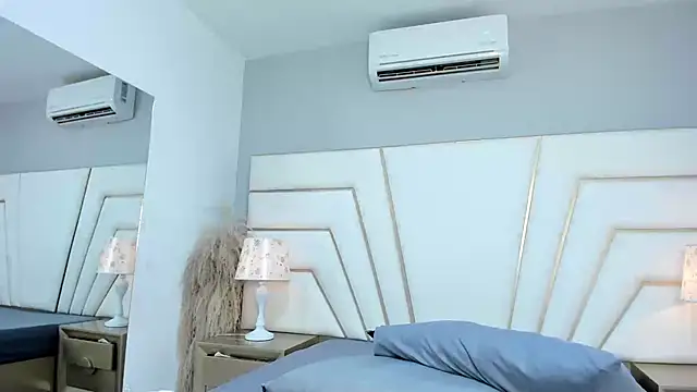 Snapshot of Lucianaa_Collins chatting on November 7, 12:10 pm Lucianaa Collins online show from November 7, 12:10 pm