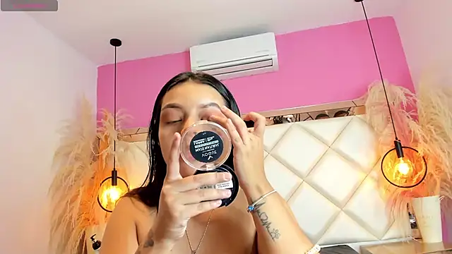 Lucianaa Collins online show from October 12, 3:46 pm