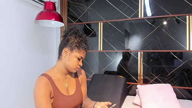 HannyThompson online show from December 19, 12:18 pm