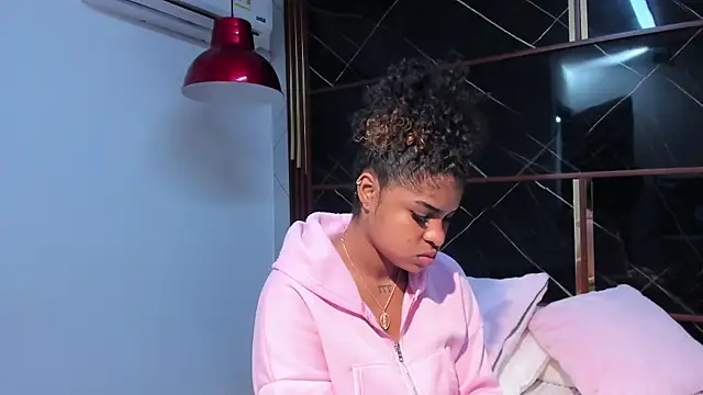 HannyThompson online show from December 18, 12:31 pm