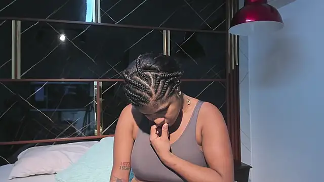 HannyThompson online show from March 15, 12:45 pm