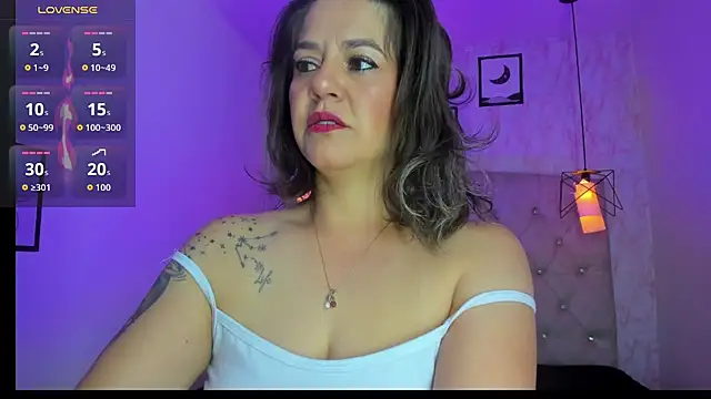 Snapshot of Luciifeer_ chatting on May 24, 1:44 pm Luciifeer online show from May 24, 1:44 pm