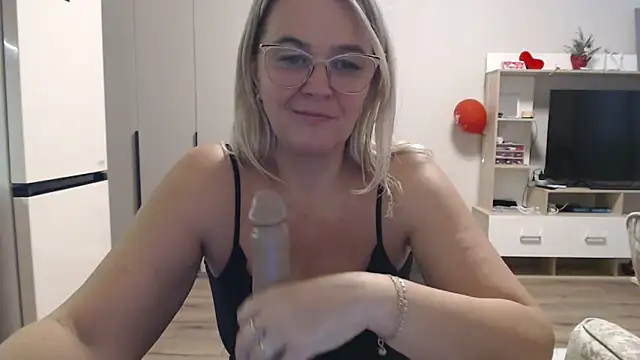 EleanoraDream online show from March 28, 6:14 am