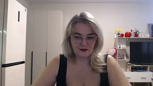 EleanoraDream online show from May 3, 9:58 am