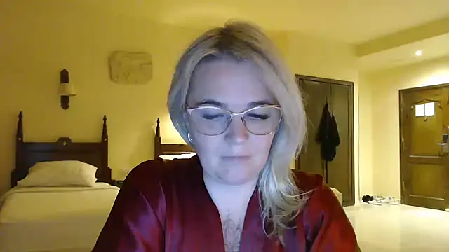 EleanoraDream online show from February 4, 9:10 pm