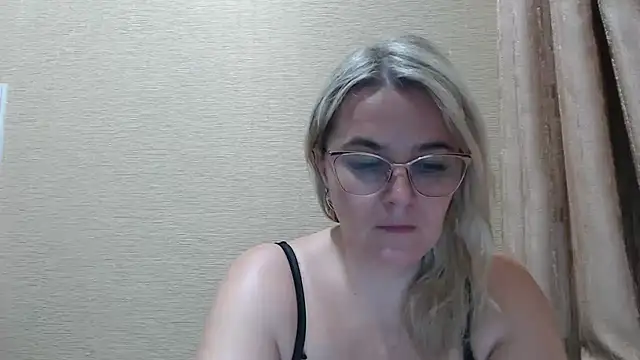 EleanoraDream online show from May 30, 4:56 pm