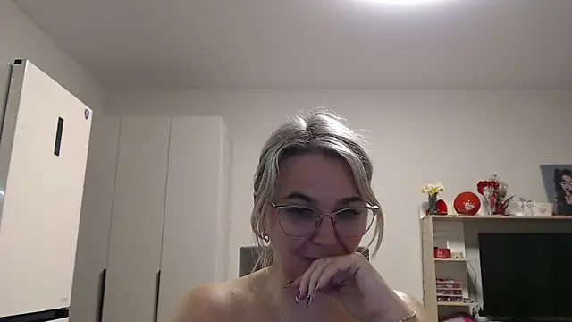 EleanoraDream online show from May 9, 5:16 pm